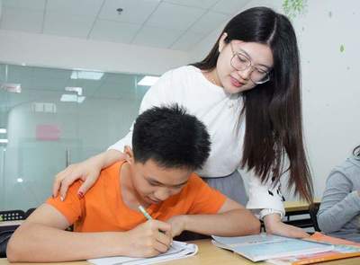 校外培訓政策新規 課后看護服務成合規關鍵，雙條件明確補課門檻